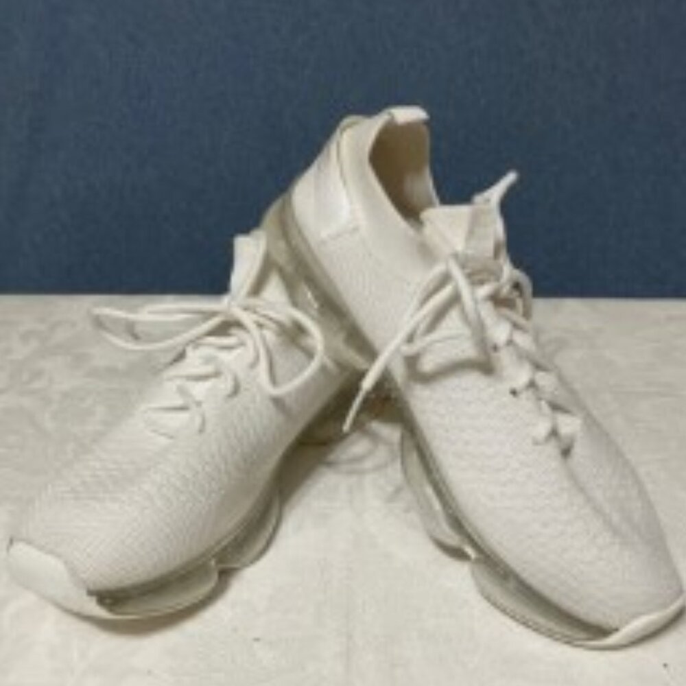 Anna Flow 19 shoes. Size 10